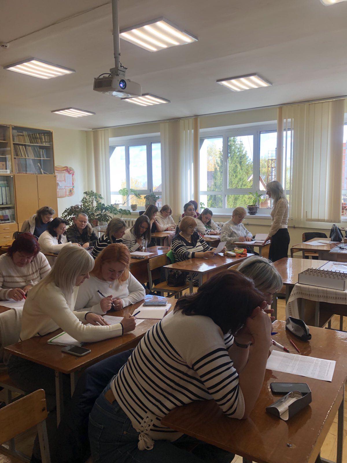 Підсумкова зустріч учителів мовно-літературної галузі в межах програми підвищення кваліфікації ЛОІППО 2 u6 571157296 851272197421600 2073678457457306562 n